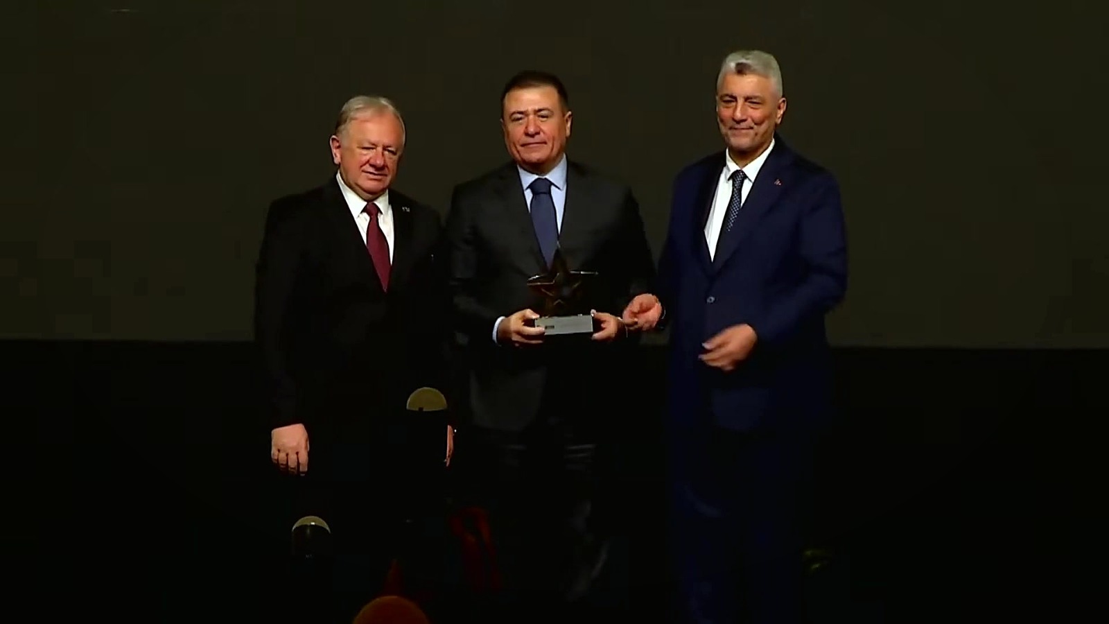 Aktaş Group | Rexoil İlk 5’ten İlk 3’e Yükseldi — Madeni Yağ İhracatında Üçüncülük Ödülü